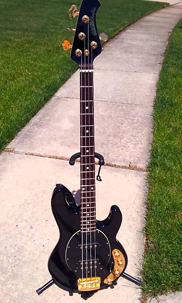 特別価格 Stingray Musicman 2006 Hardware Gold & Black Edition Limited ベース