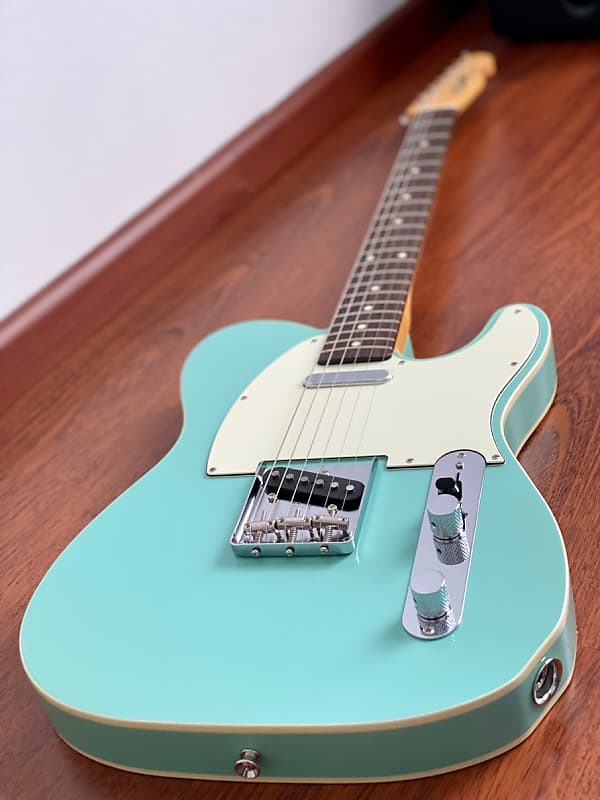 Tokai TTE-98B SOB/R Breezysound Vintage Series Japan in Sonic Blue