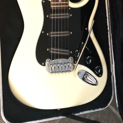 G&L USA Legacy Special White Gloss W/Blade Pickups & Case image 5