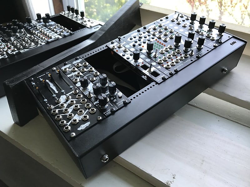 4ms POD 64x + POD 64x + Modular Eurorack Case Powered +