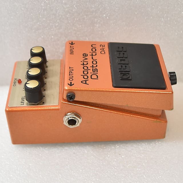 Boss DA-2 Adaptive Distortion | Reverb Canada