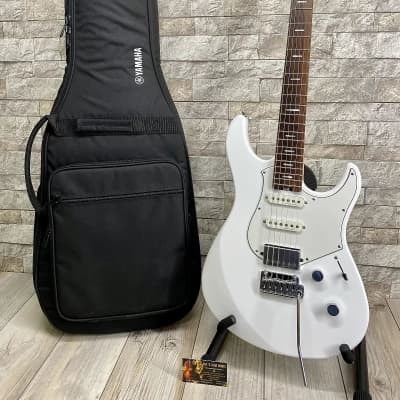 Yamaha PACS+12 SWH Pacifica Standard Plus - Shell White Electric Guitar, with Gig Bag image 2