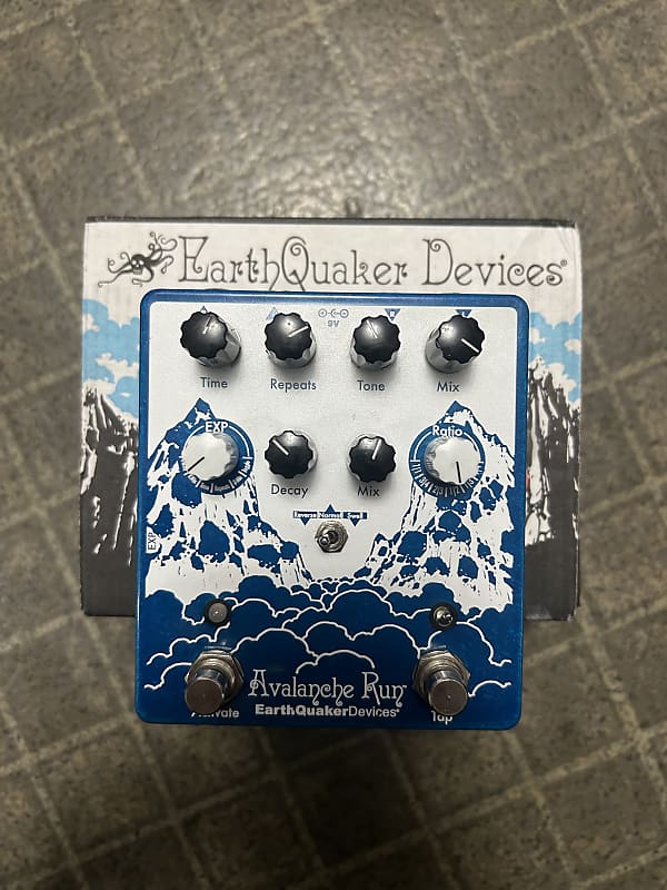 EarthQuaker Devices Avalanche Run Stereo Reverb & Delay with Tap Tempo V2