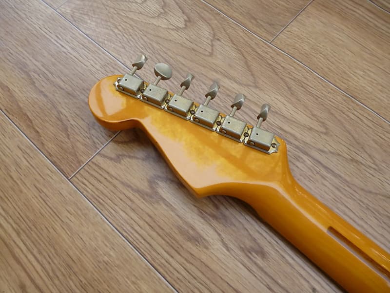 Fernandes The Revival RST-50'57 Stratocaster MIJ 1982 Red