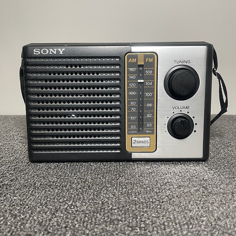 Vintage Sony FM/AM 2 Band Receiver Radio Model ICF-780 Tested