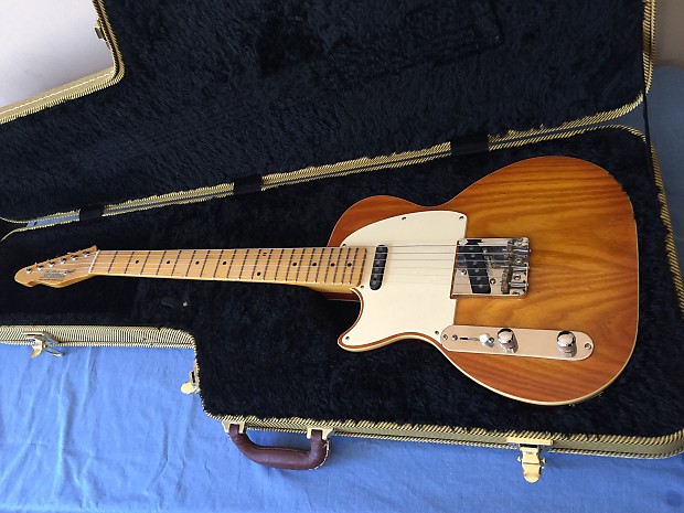 Left handed hot sale blues guitar
