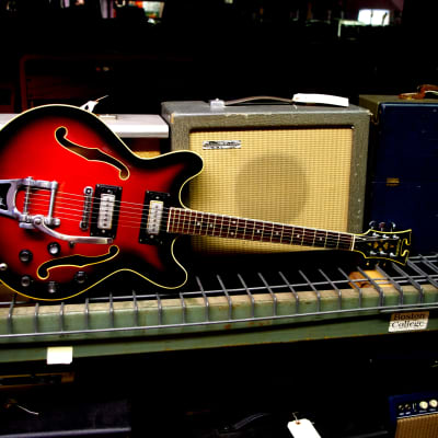 HARPTONE 420 1969 2-Tone Cherryburst.  This is a Standel guitar rebranded.  Built by SAM KOONTZ. image 21