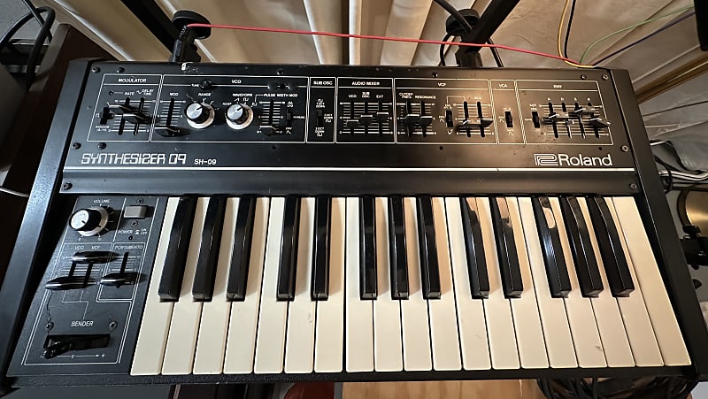 Roland SH-09 32-Key Monophonic Synthesizer
