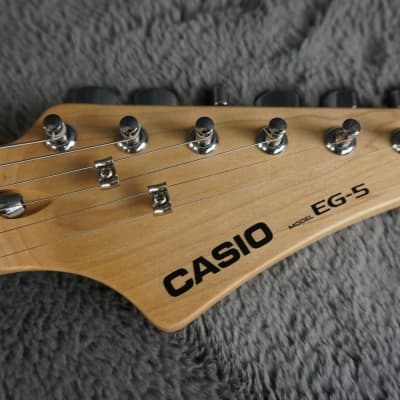 Casio EG-5 - White Vintage Cassette Player Guitar 1980s image 11