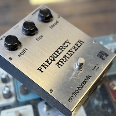 ギター electro-harmonix FREQUENCY ANALYZER Electro Harmonix Frequency Analyzer Pedal - YouTube