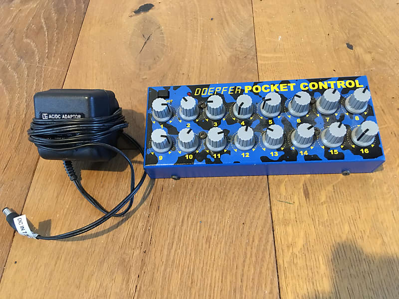 Doepfer Pocket Control Blue/Black - MIDI Control Box with 16 Rotary  Potentiometers