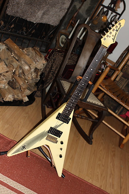 80年代ヴィンテージ！アリアプロⅡ　フライングV　XX Deluxe Electric Guitar Aria Pro II XX Deluxe Flying V Type Yngwie