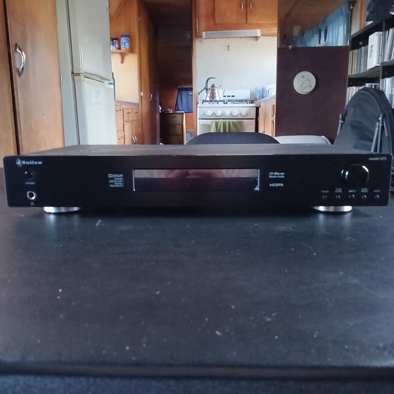 Outlaw Audio Model 975 7.1 Channel HDMI preamp/processor Reverb