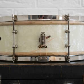 Vintage 1920s 1930s Ludwig 14x5 Universal Snare Drum White Avalon Marine Pearl image 2