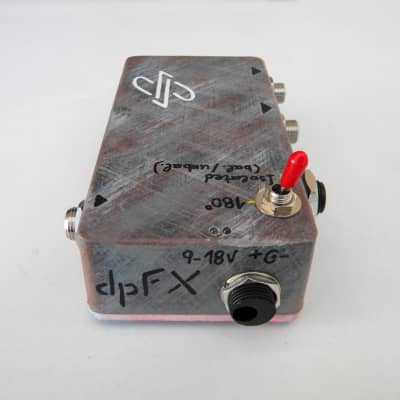 dpFX Pedals - Buffered Splitter, Triple out, One Isolated, w/ phase reverse image 3