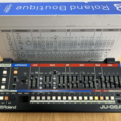 Roland JU-06A Boutique Synthesiser Module + Roland case