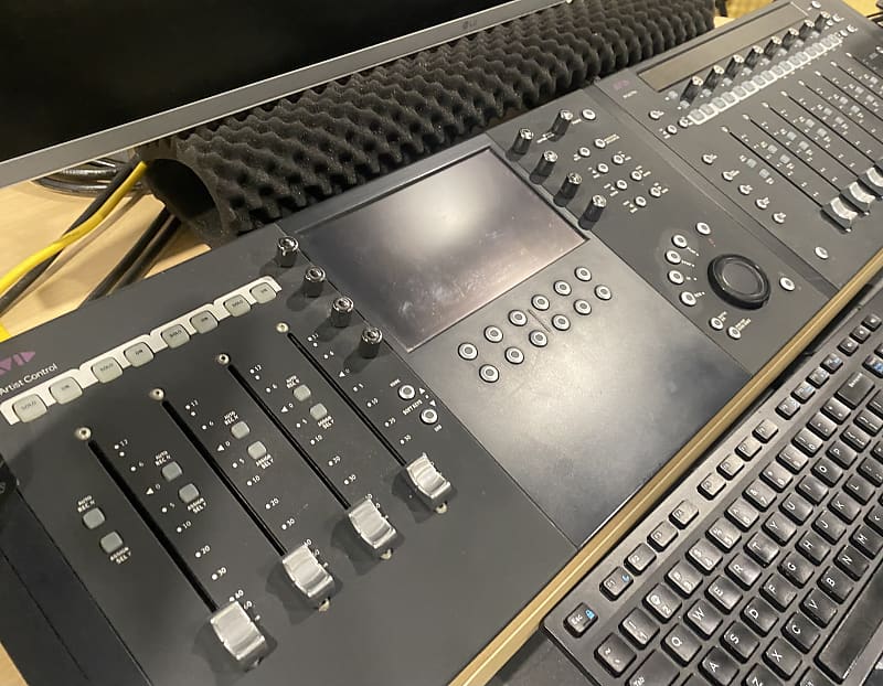 Avid Artist Control | Reverb Canada