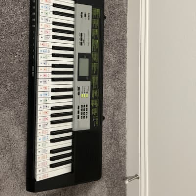 Casio LK-135 61-Key Key-Lighting Keyboard 2010s - Silver / Black