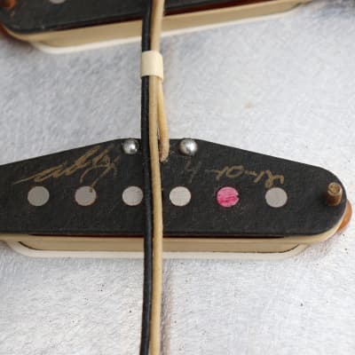 Fender Stratocaster Loaded pickguard ABBY - FAT50s - With certificate image 8