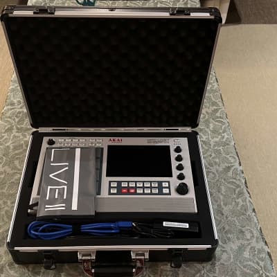 Akai MPC Live II Standalone Sampler / Sequencer Retro