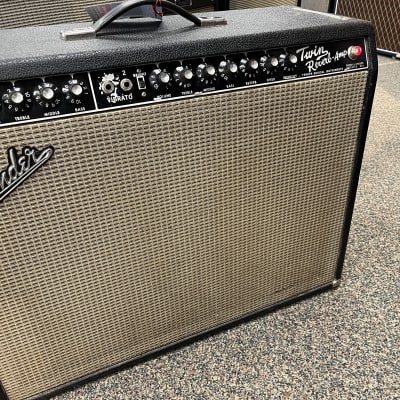 Fender twin deals reverb 85 watt