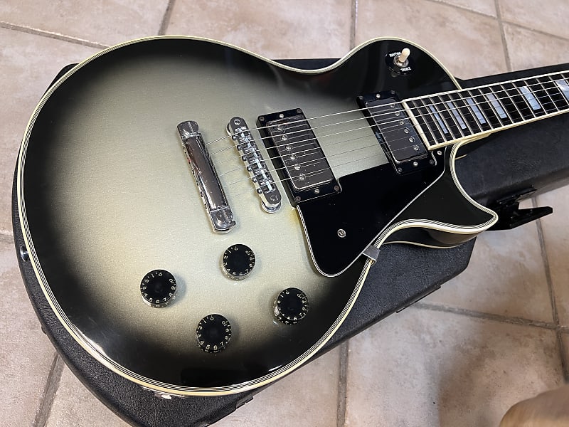 1981 Gibson USA Les Paul Custom Silverburst w case - Excellent image 1