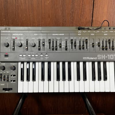 Roland SH-101 monophonic bass synthesizer w/ power supply