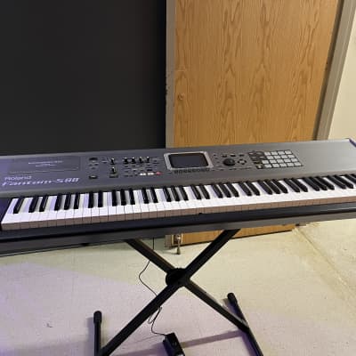 Roland Fantom-S88 88-Key Sampling Workstation Keyboard 2004 - Silver