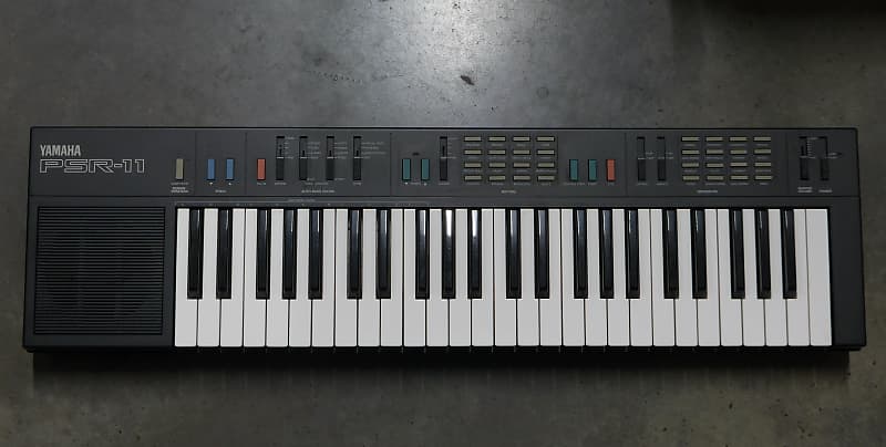 【動作品】YAMAHA レトロ シンセサイザー PSR-11 Yamaha PSR-11 1986 Vintage FM Synthesizer Keyboard - YouTube