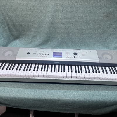 Yamaha YPG535 Portable Grand Piano 2011