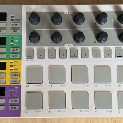 Arturia BeatStep Pro MIDI Controller 2017 - Present - White