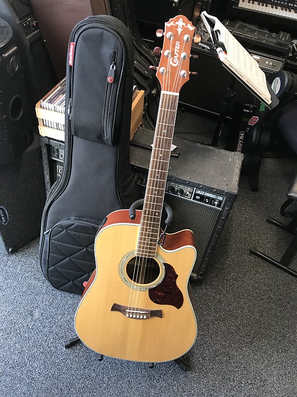 Crafter DE8/N Acoustic Electric Guitar made in Korea 2004 ( LR BAGGS) very good condition with new thick road runner case image 1