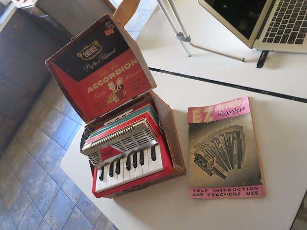 Emenee golden piano accordion sales