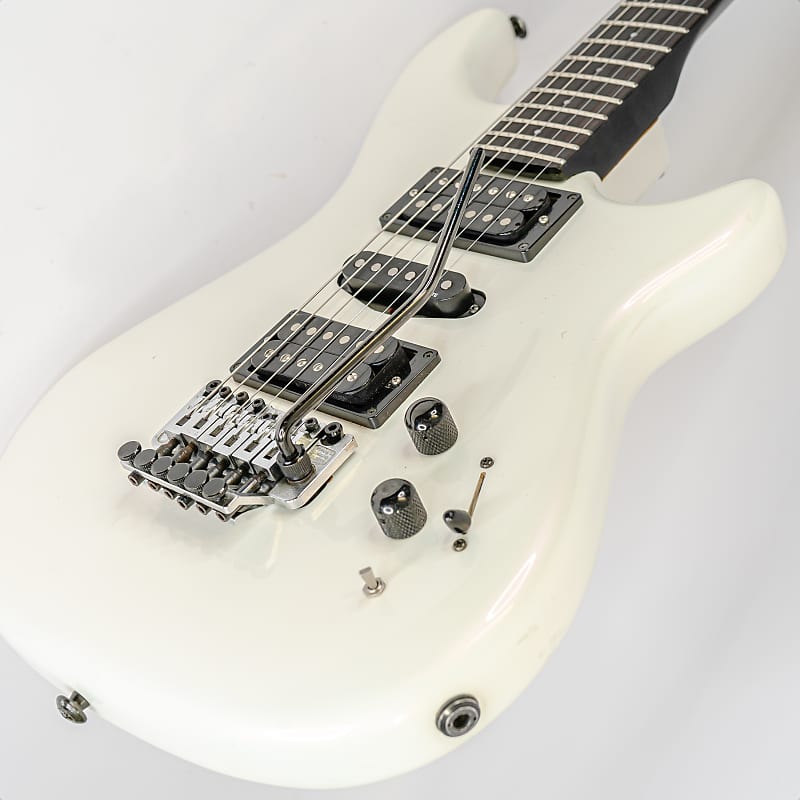 Tokai Custom Edition Graphite Carbo Neck Super Strat Guitar w