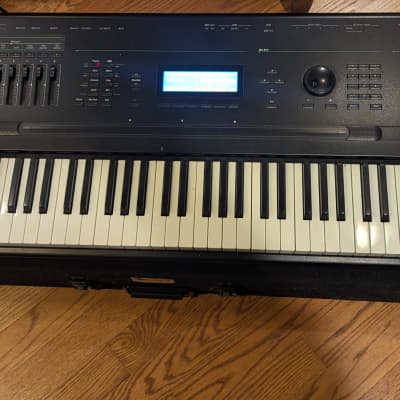 KURZWEIL K2500XS 88-Key Digital Workstation Synthesizer Pro Keyboard w/ Case