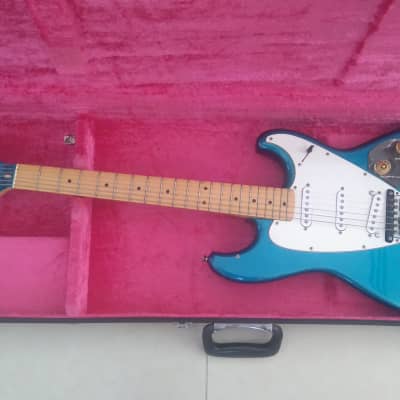 Roland Gr300 guitar synth and g505 guitar 1981  Blue
