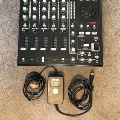 Numark 5000FX 5-Channel Tabletop DJ Scratch Mixer With Effects And 