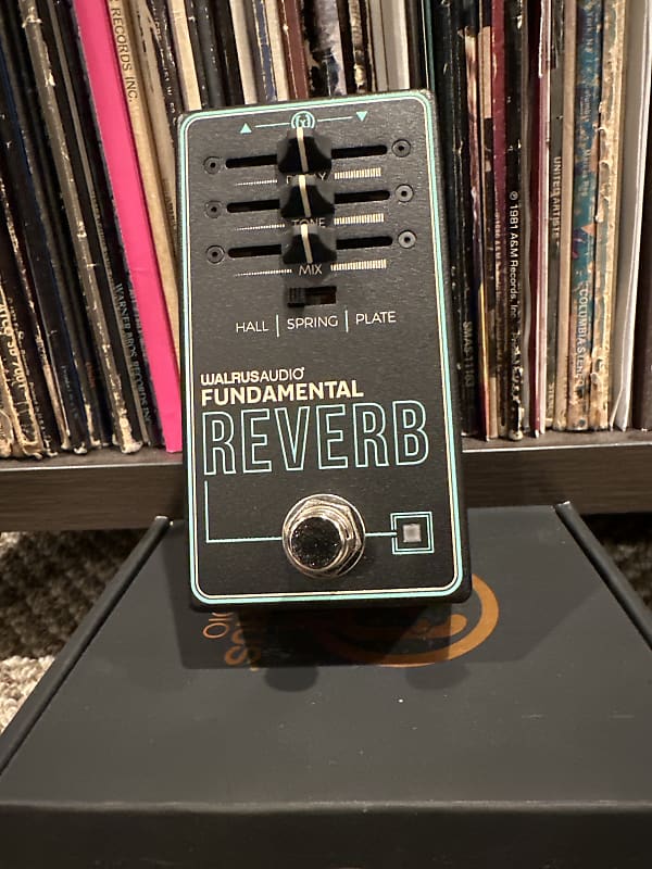 Walrus Audio Fundamental Reverb