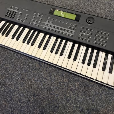 Roland XP-80 Music Workstation