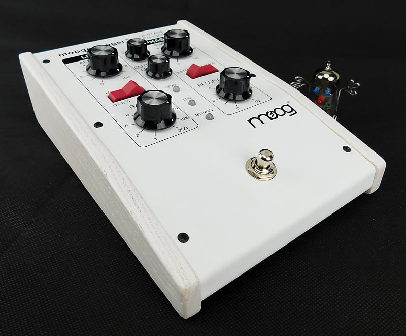 Moog Moogerfooger MF-103 12-Stage Phaser White + Wie Neu + OVP + 1,5J  Garantie