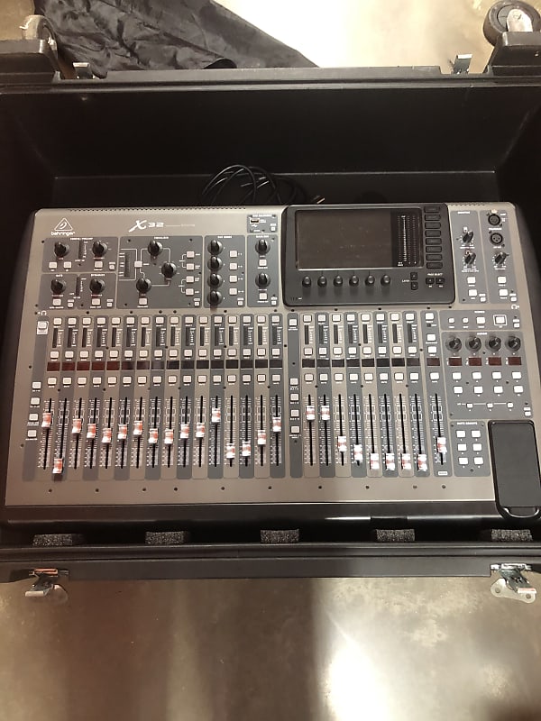 Behringer X32 Compact Mixer with S32 Stage Box