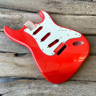 Custom Shop Heavy Relic White Sunburst Alder ST Electric
