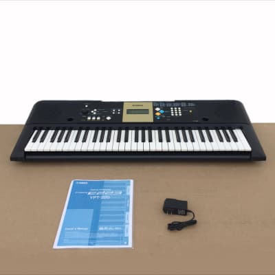 Yamaha YPT-220 Synthesizer Piano Keyboard