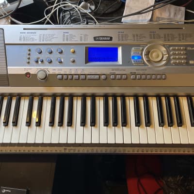 Yamaha DGX-200