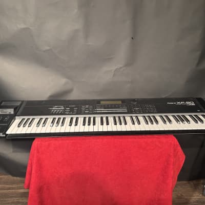 Roland XP-80 76-Key 64-Voice Music Workstation Keyboard 1999 - 2004 - New Battery!
