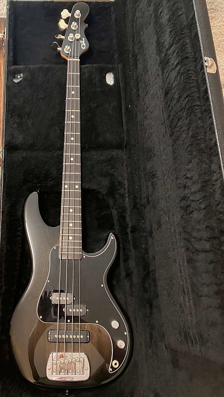 G&L USA SB-2 Blackburst, Quartersawn Maple Neck with Ebony