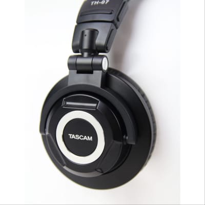 Tascam - High Definition Monitor Headphones image 3
