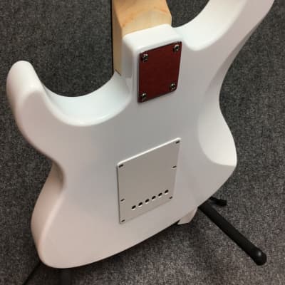 Yamaha Pacifica PAC012 White electric guitar | Reverb Yamaha Pacifica PAC012 White electric guitar | Reverb
