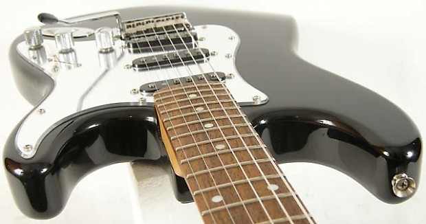 2004 Fender Squier Standard Series Stratocaster Electric