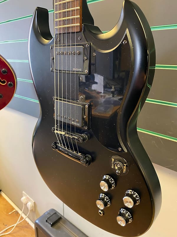 Epiphone G-400 Gothic SG 2003 Pitch Black Electric Guitar w Epiphone G-400 Gothic SG 2003 Pitch Black Electric Guitar w